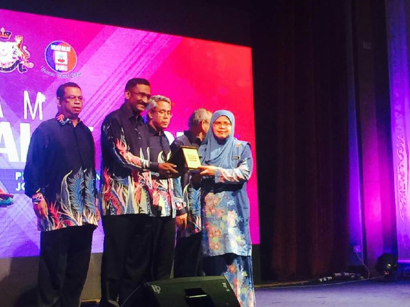 Tahniah!! Cikgu Saripah Ikon Guru 2017 Peringkat Kebangsaan